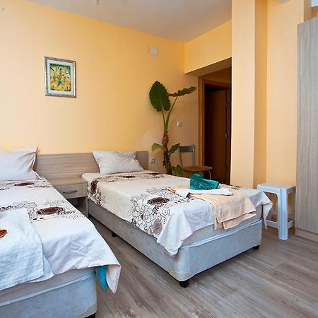 Familly Hotel Randevu Kranevo Exteriér fotografie