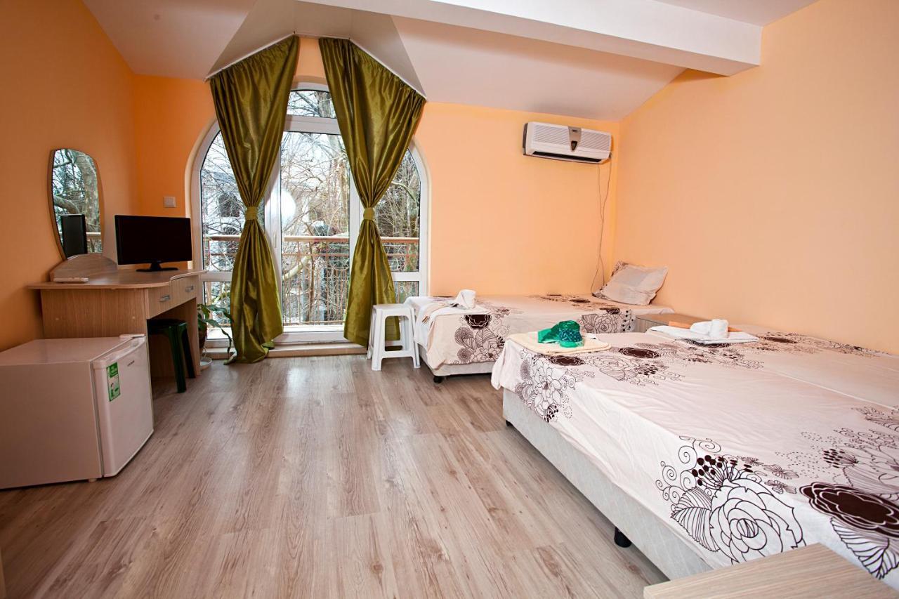 Familly Hotel Randevu Kranevo Exteriér fotografie