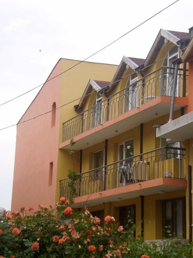 Familly Hotel Randevu Kranevo Exteriér fotografie